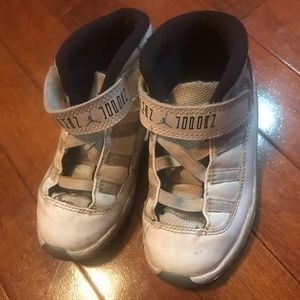 Zodiac shoes size 9c